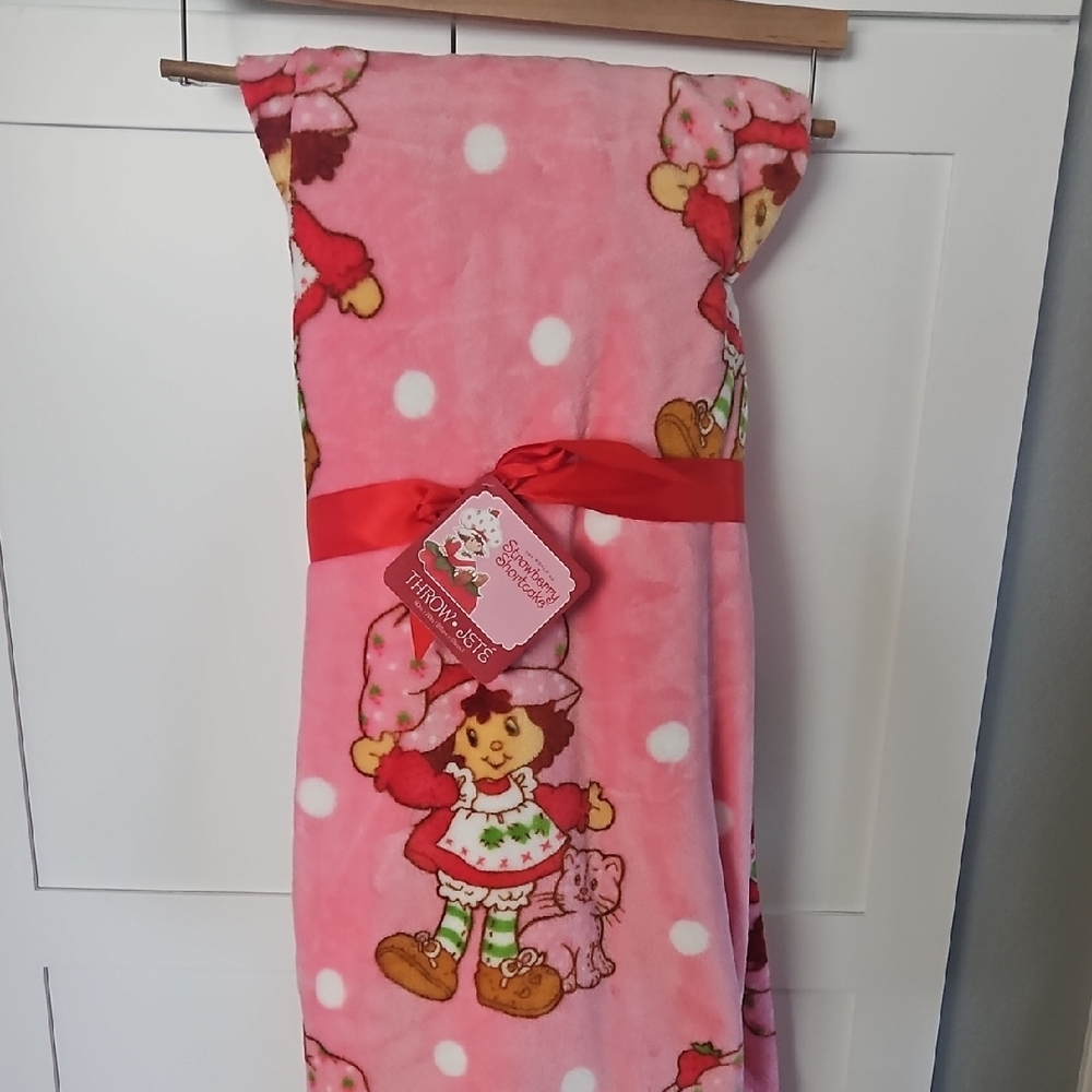 Strawberry shortcake Blanket